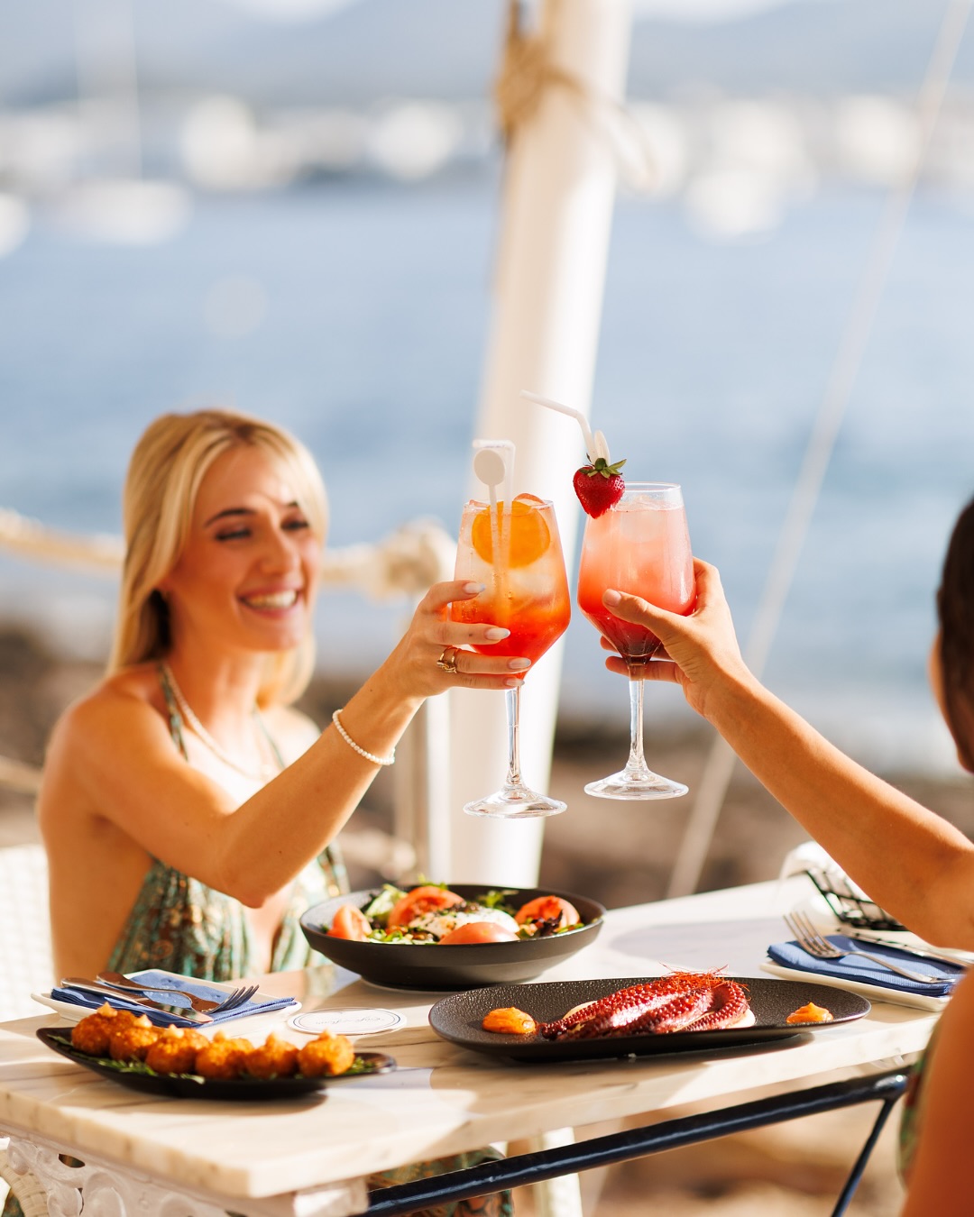 Café del Mar lifestyle moment