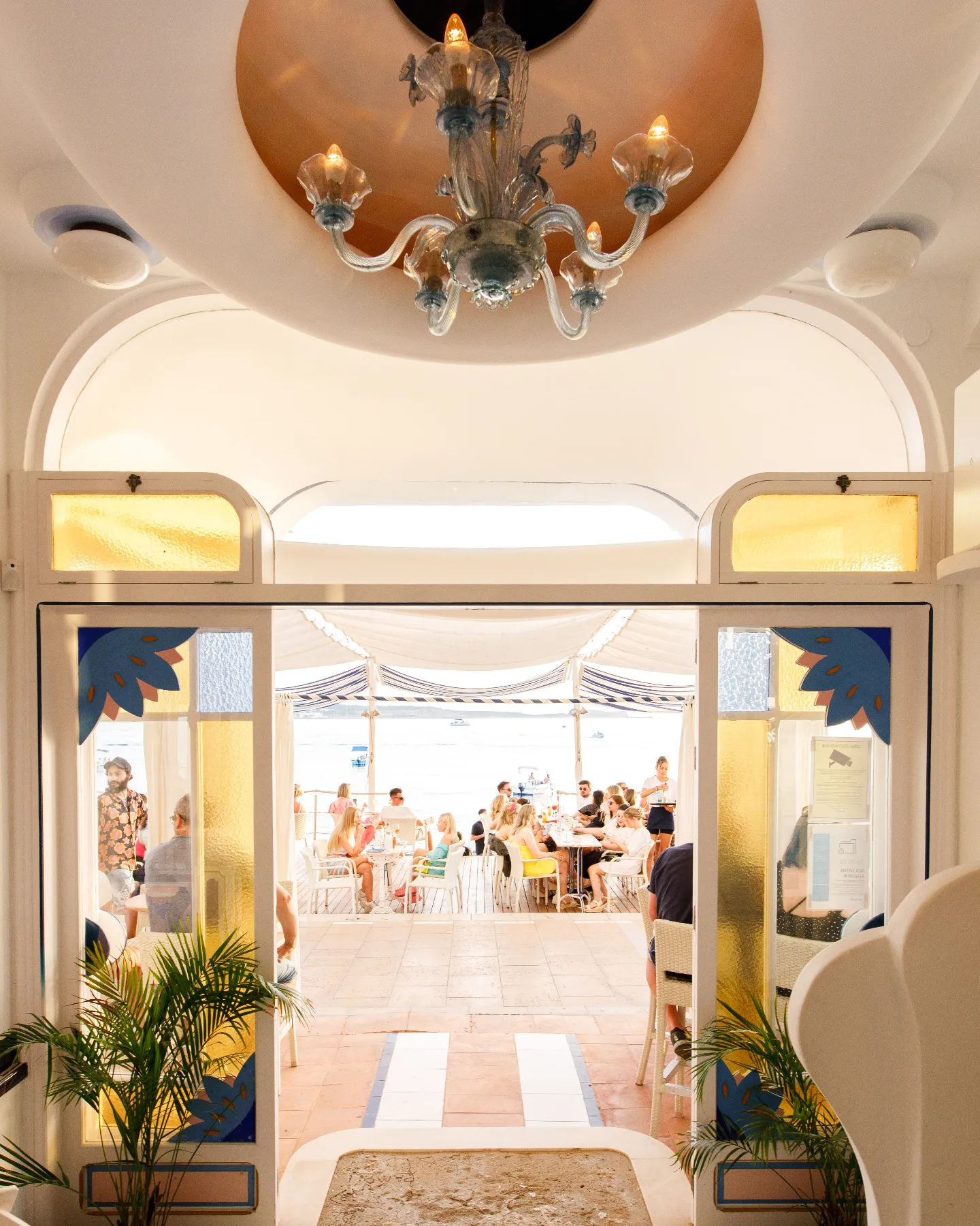 Café del Mar lifestyle moment
